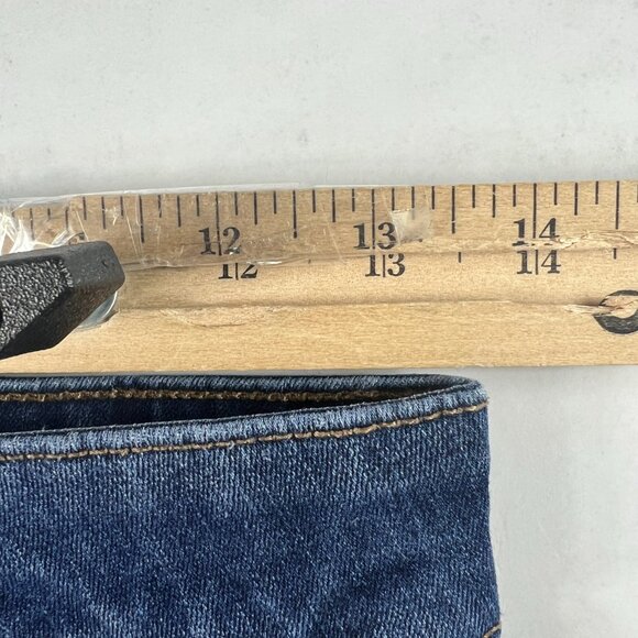 American Eagle Shorts Women's 27* Hi Rise Shortie Blue Cuffed Denim Jorts Tag 4 - Picture 16 of 16